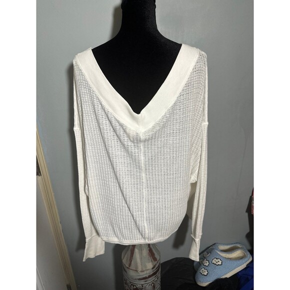 We the Free V neck thermal oversized long sleeve top - Picture 3 of 6